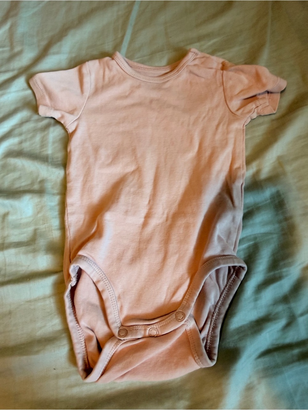 H&M organic cotton pink short sleeve crew neck baby girl bodysuit